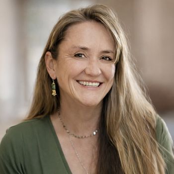 Portrait of Jennifer Pendergrass, Associate Broker
